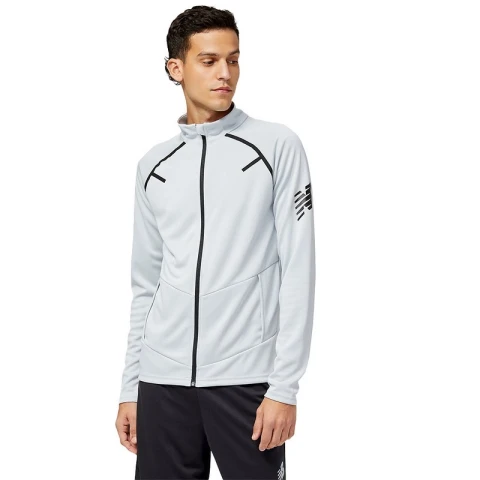 Campera New Balance Tenacity Gris