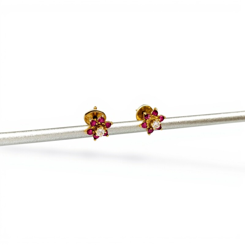 Caravanas Flor de Rubí de oro- Oro bajo - Rubí y zirconia- CA8122 conpiedra