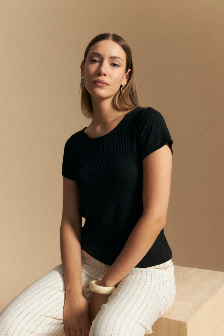 REMERA GINEBRA Negro