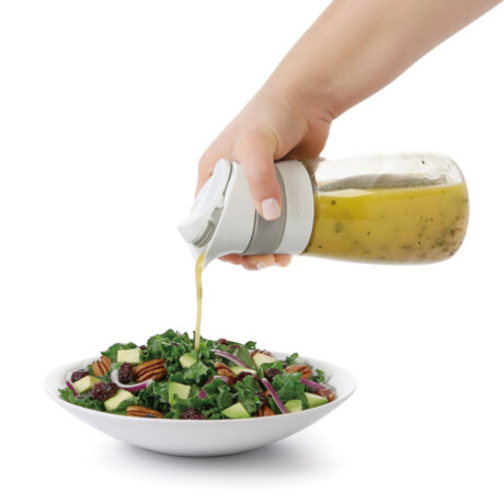 Mezclador de Aderezos OXO Para Ensaladas