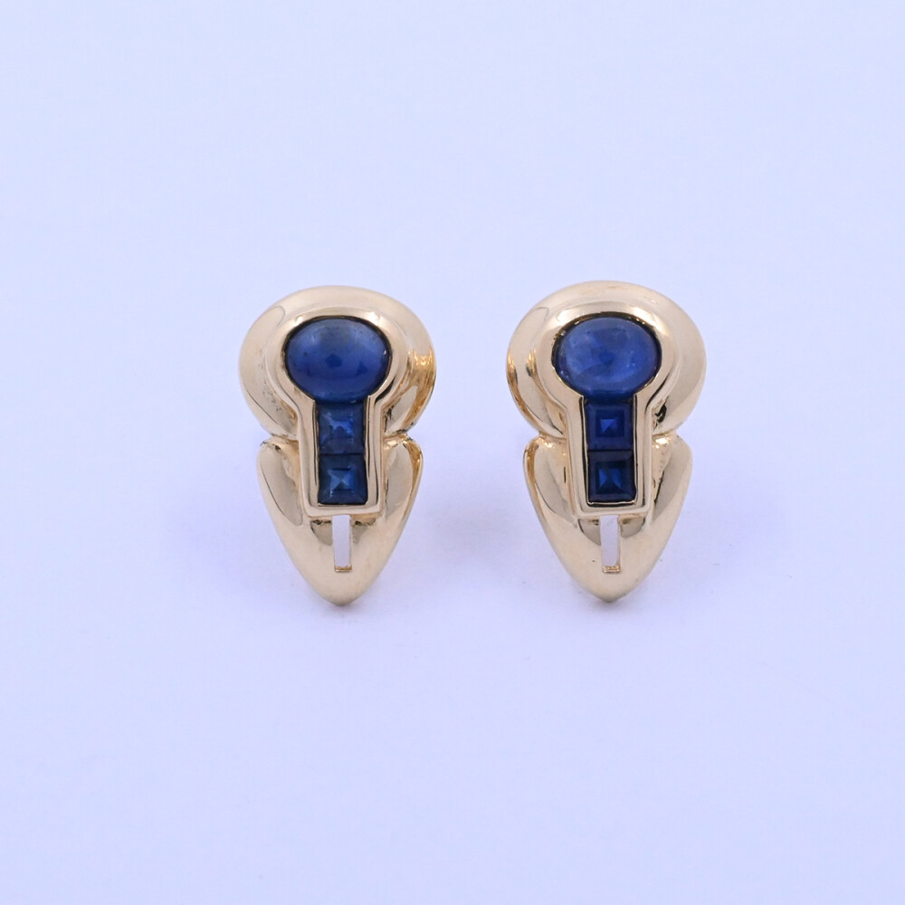 Caravanas oro 18k con zafiros azules cabujón y carré. Caravanas oro 18k con zafiros azules cabujón y carré.