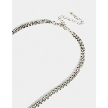 Collar Con Mariposa Plateado