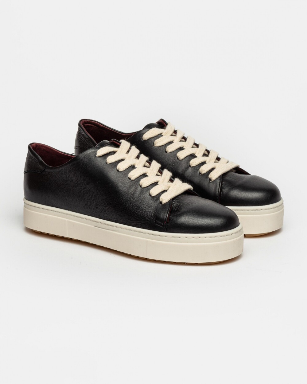 Sneaker Eimi En Cuero Liso Negro