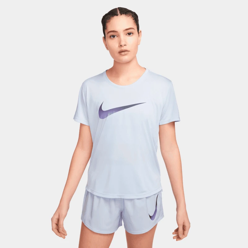 Remera Nike One Dri-Fit Swoosh Hbr de Mujer Morado