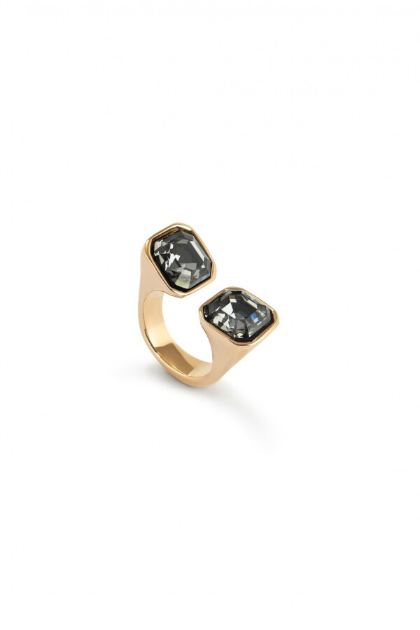 ANILLO BAÑADO EN ORO 18K CON CRISTAL NEGRO Anillo