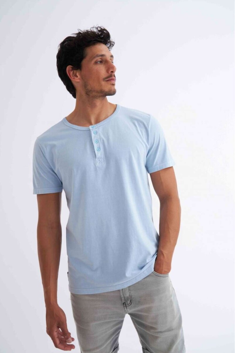 Remera básica Ottis - Celeste 