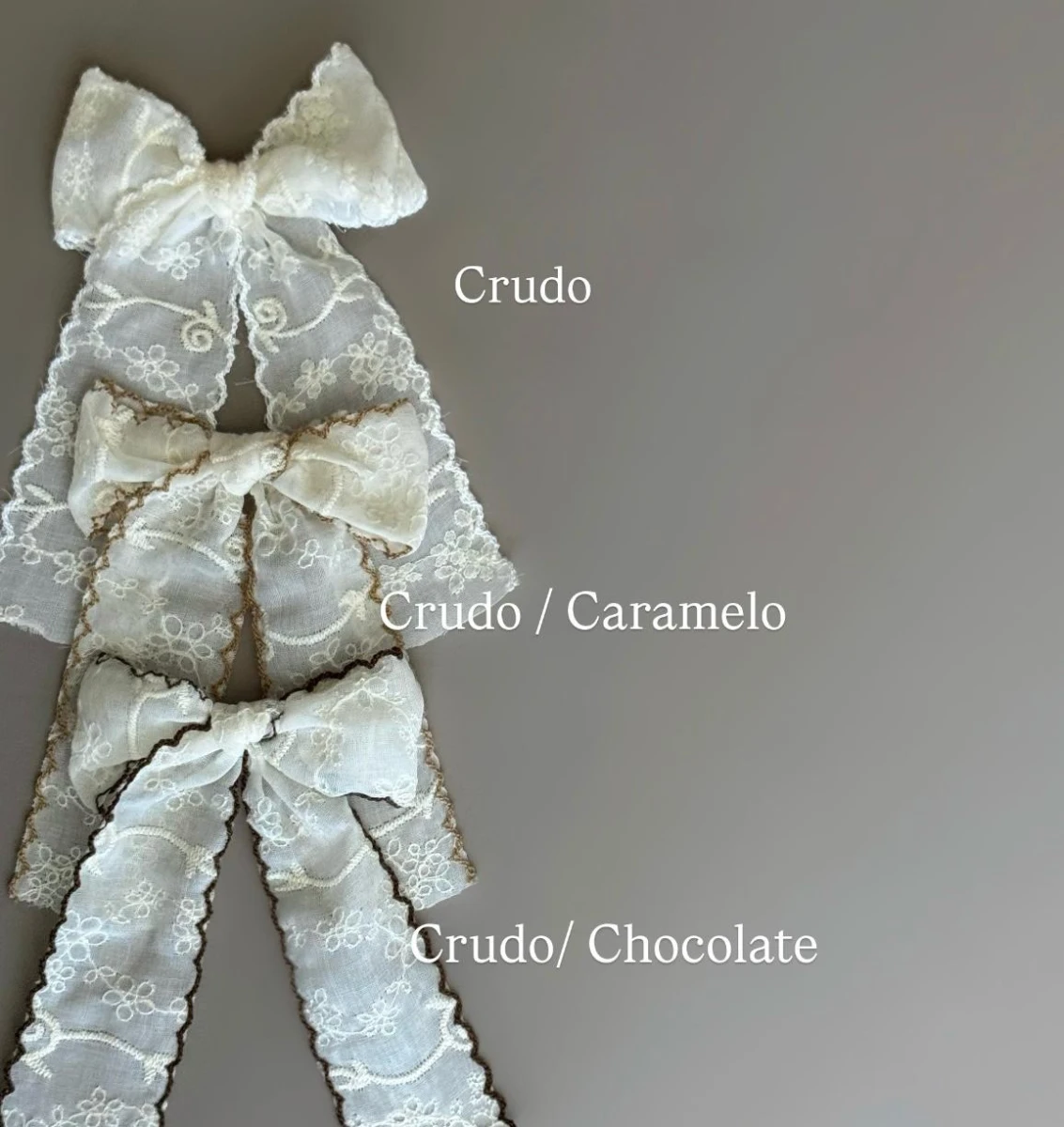 Moñas Lazo Bordadas Con Pinza - Crudo 
