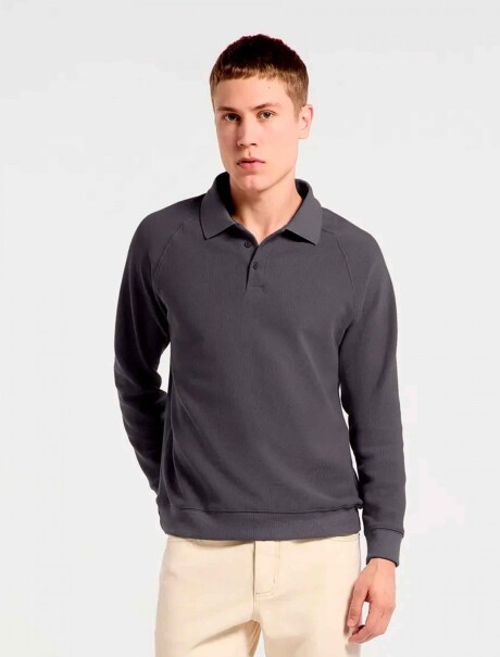 BUZO TIPO POLO DE TEJIDO INTERLOCK GRIS