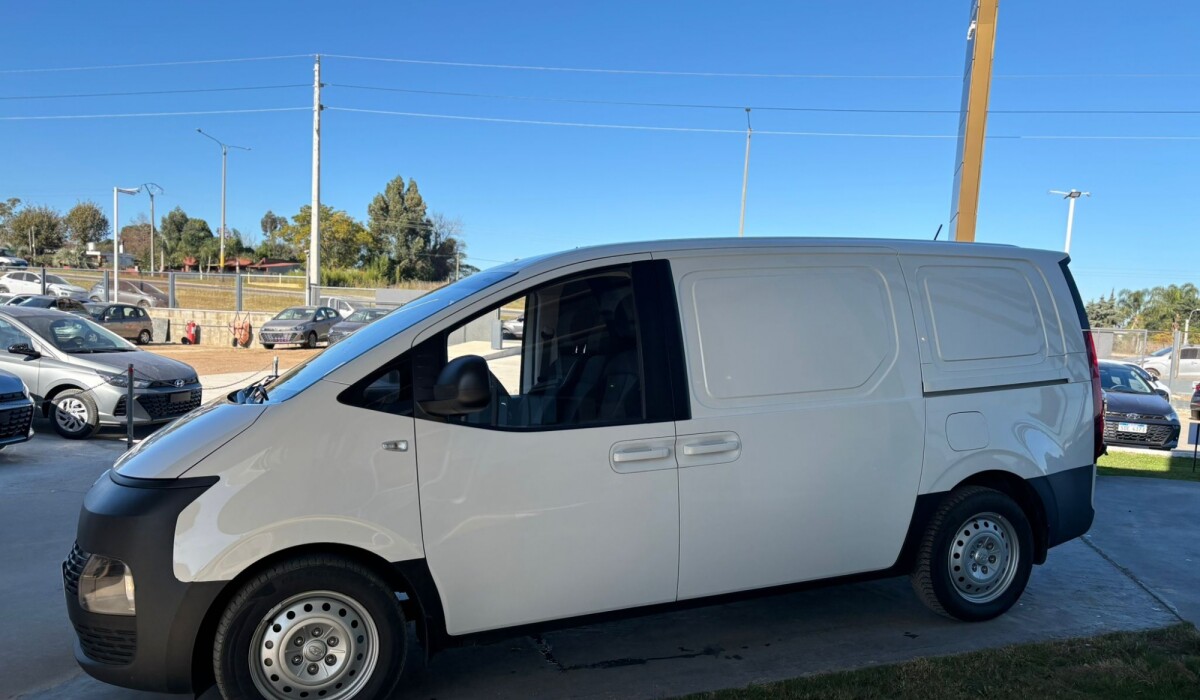 Hyundai H1 Staria Furgon 2.2 Diesel - 2023 Hyundai H1 Staria Furgon 2.2 Diesel - 2023