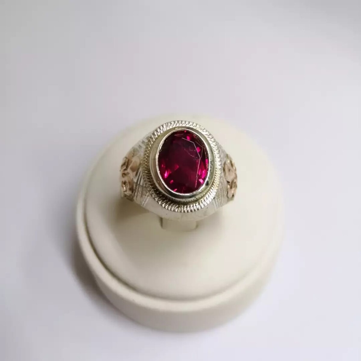 Anillo sello caballero con piedra oval 