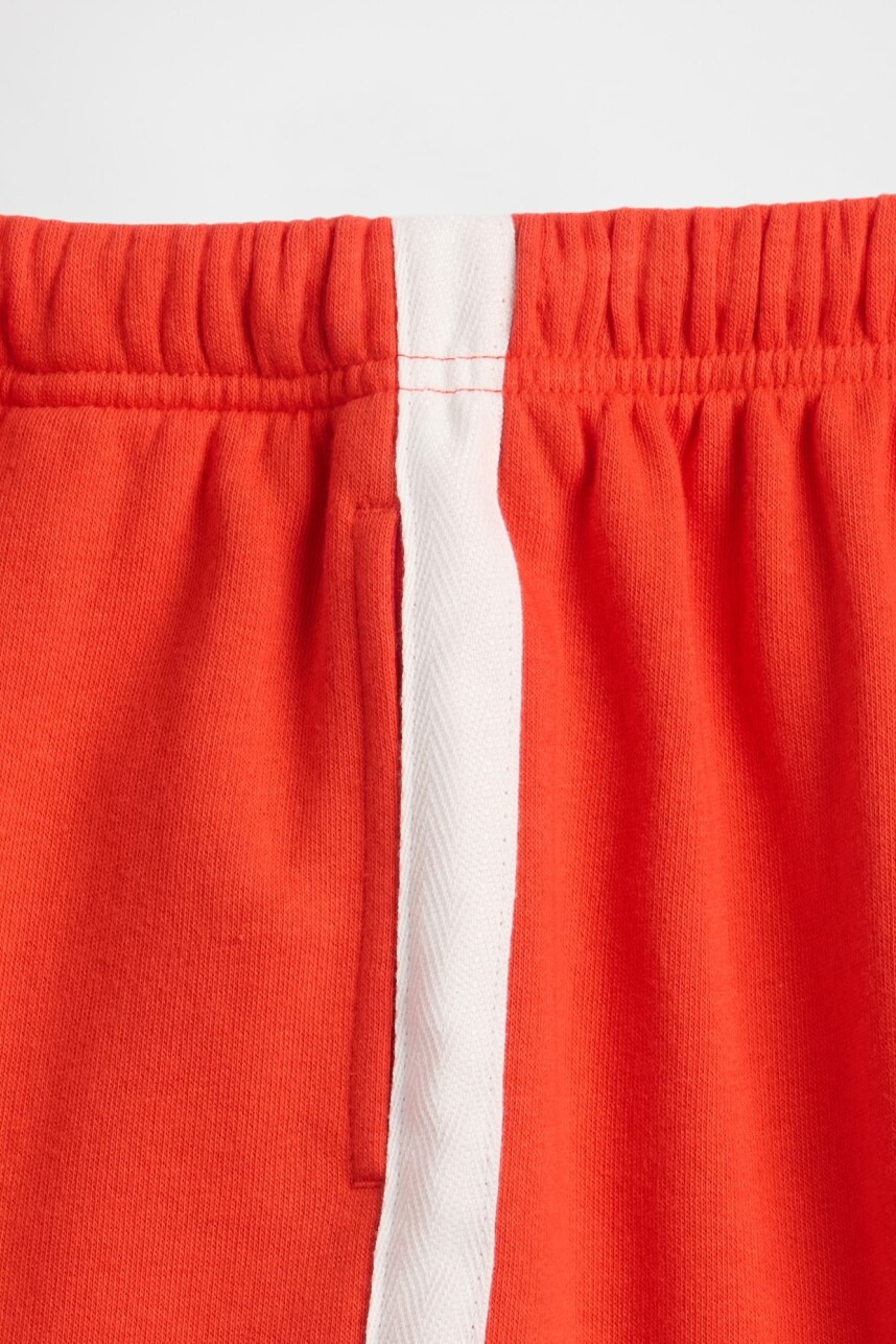 Short Niña Poster Red