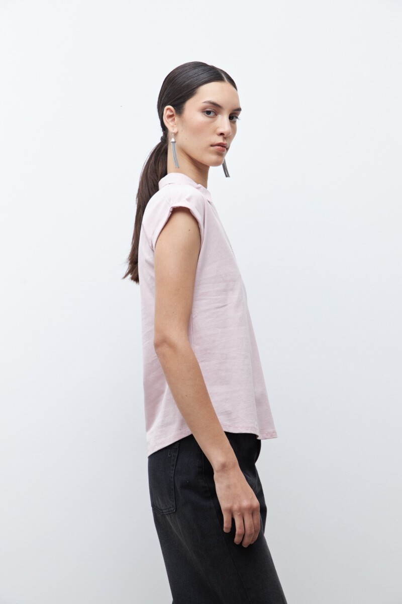 Remera cuello polo rosa