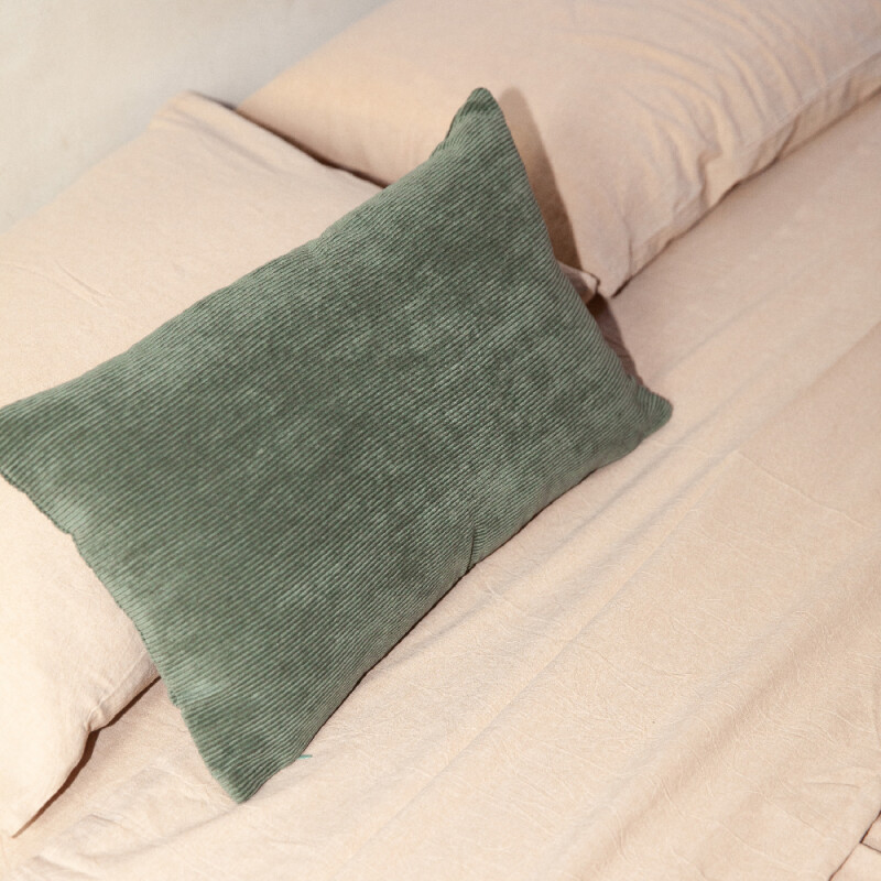 Funda de almohadón pana 30x50cm verde