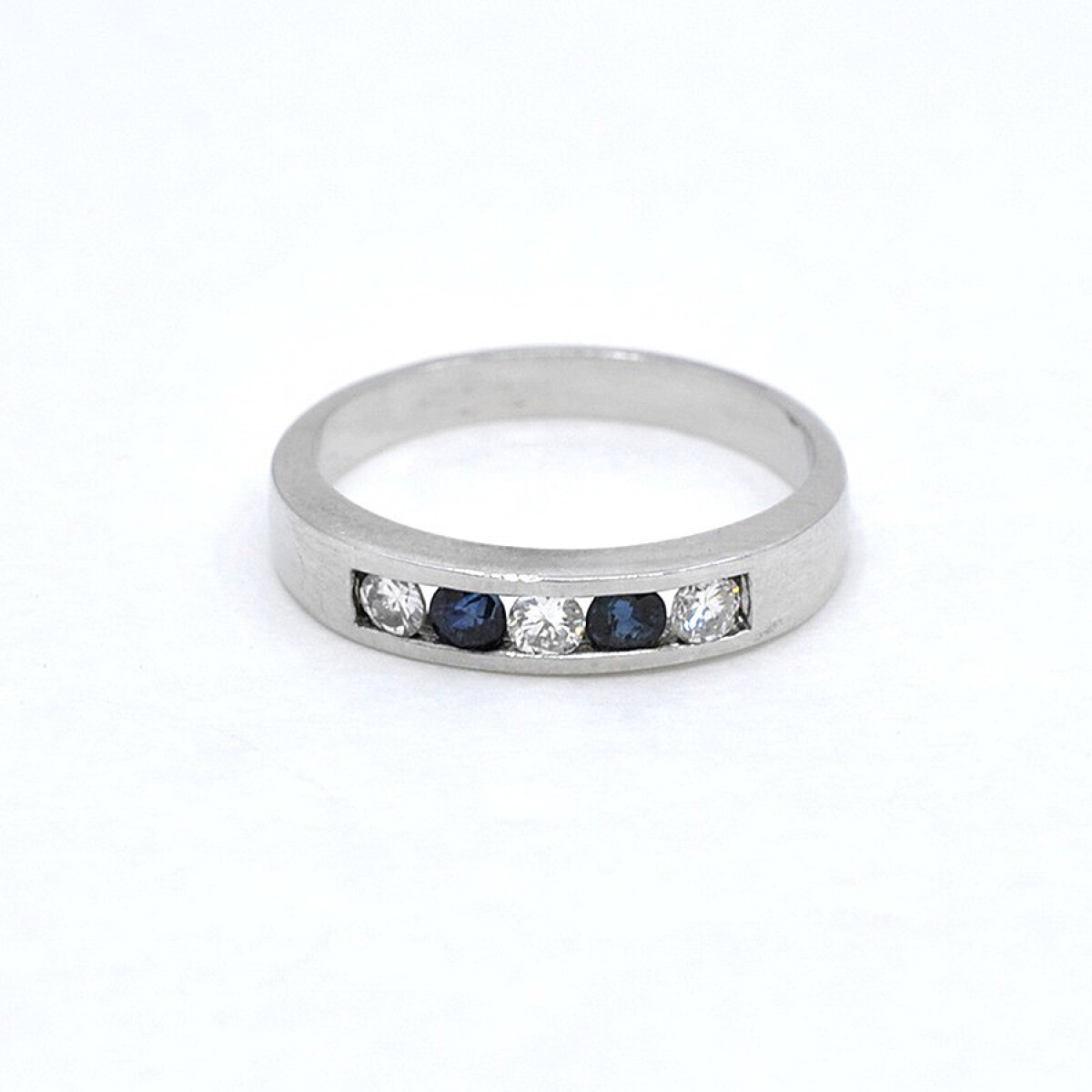 Anillo En Oro 18K Blanco, Zafiros Y Brillantes 