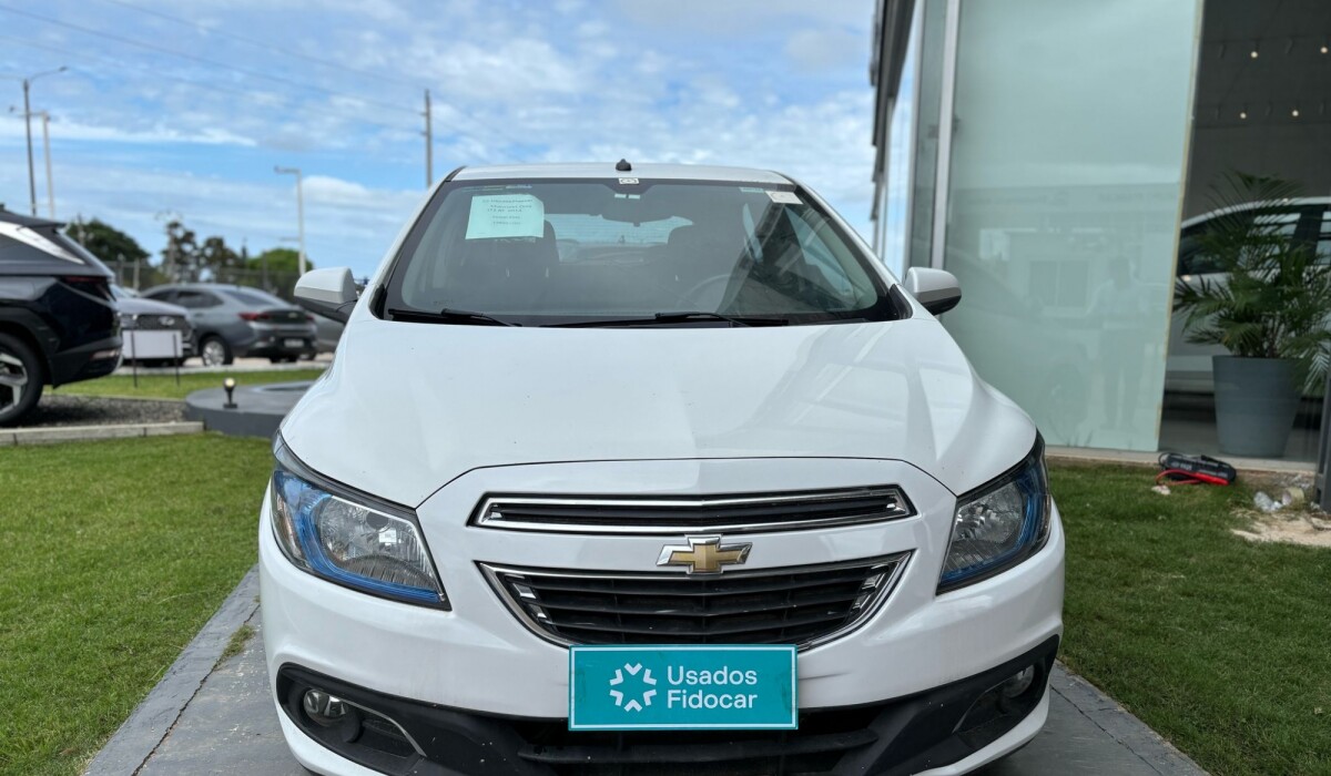 Chevrolet Onix LTZ AT - 2014 Chevrolet Onix LTZ AT - 2014