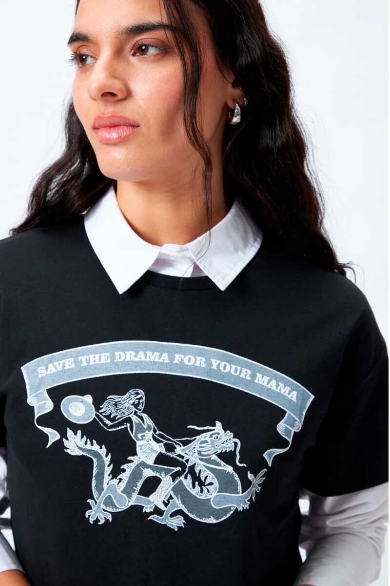 REMERA PIECE OF CAKE DRAMA Negro