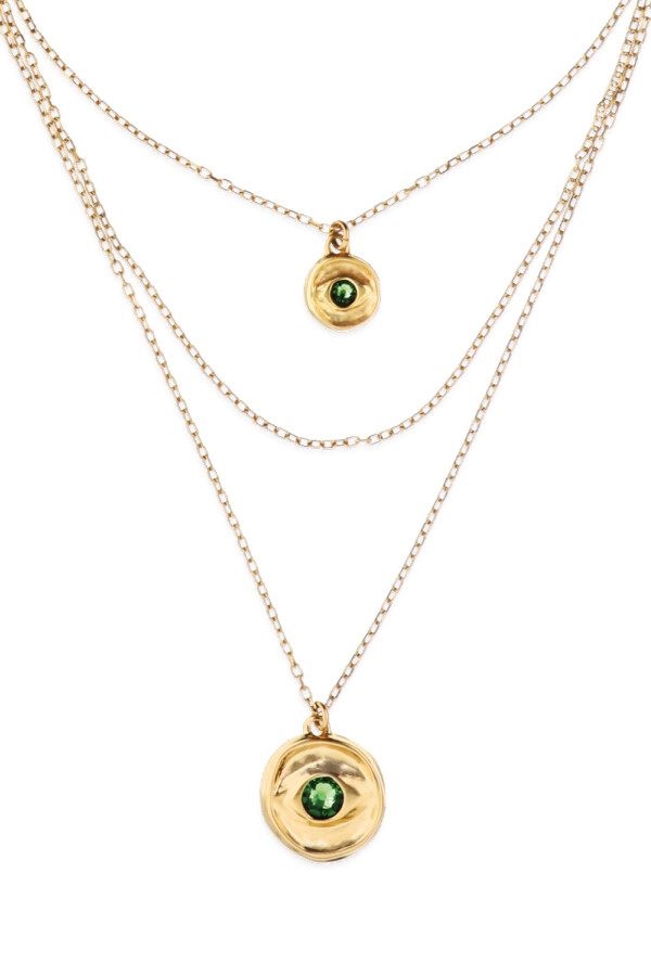 COLLAR TRIPLE EN ALEACIÓN DE METALES BAÑADO EN ORO DE 18K CON 2 CHARMS DE OJO Y CRISTAL FACETADO VERDE Colgante