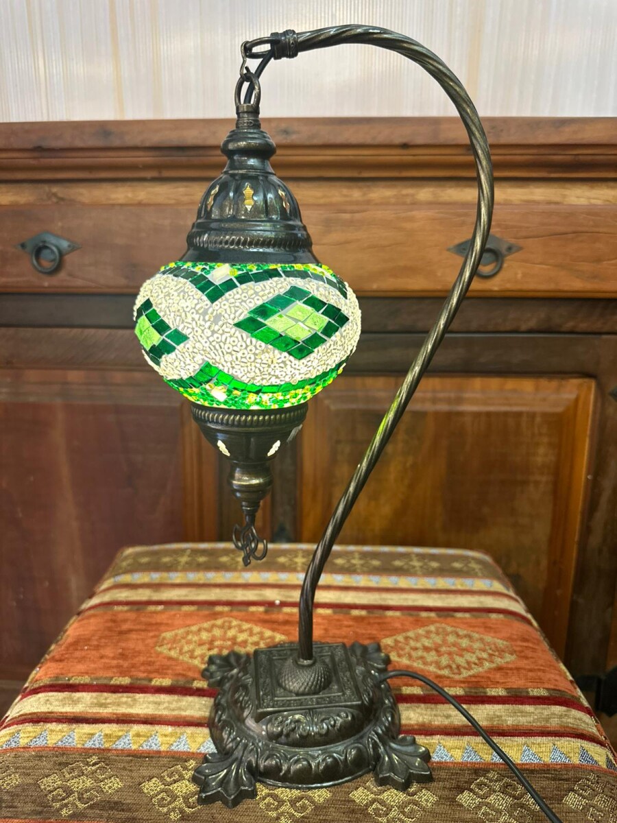 Lámpara vitraux de mesa cuello de cisne verde TM12 - Modelo 2 