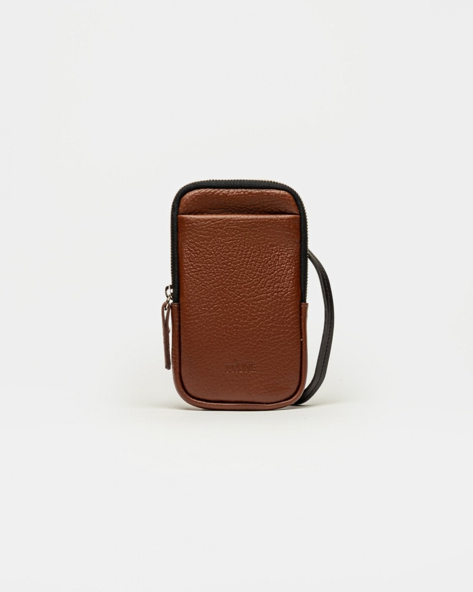 Porta celular Pia en cuero graneado - Tabaco 