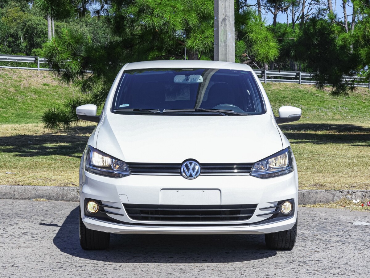 Volkswagen Fox Highline 1.6 Extra Full| Permuta / Financia Volkswagen Fox Highline 1.6 Extra Full| Permuta / Financia
