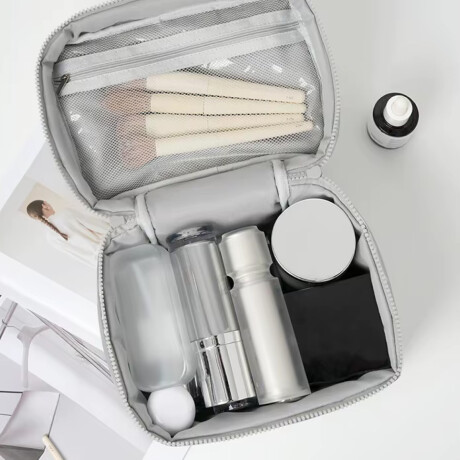 Neceser puffer impermeable con asa Plateado