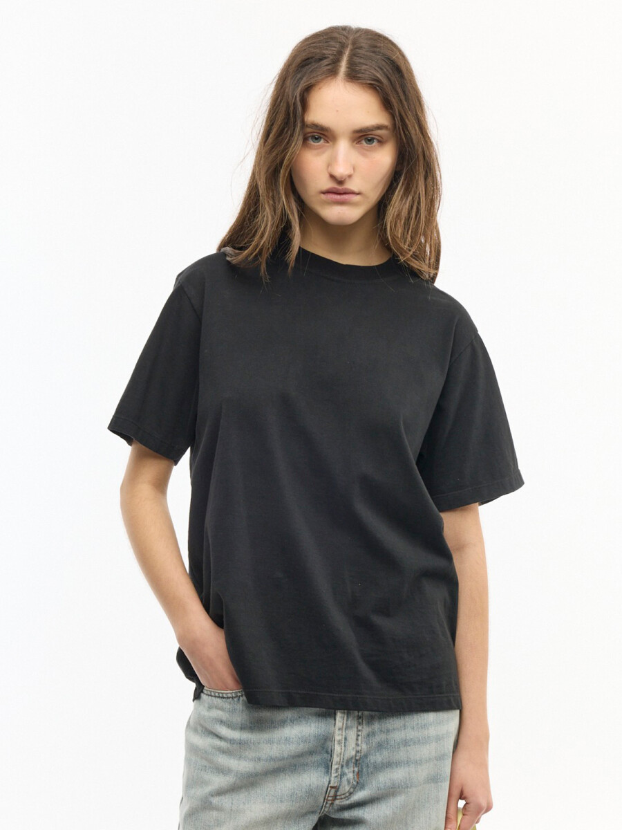 REMERA BASIC MEDIANA 