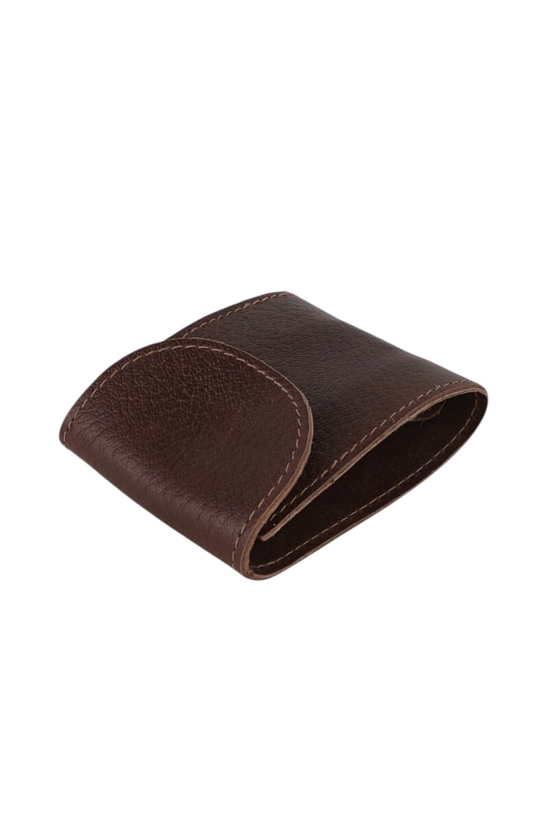 Billetera 100% cuero con solapa Marrón
