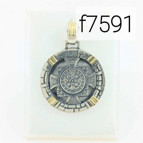 Medalla religiosa de plata 925 y double en oro 18 ktes, San Benito. Medalla religiosa de plata 925 y double en oro 18 ktes, San Benito.