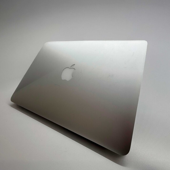 MacBook Air 2017 - 8GB RAM MacBook Air 2017 - 8GB RAM