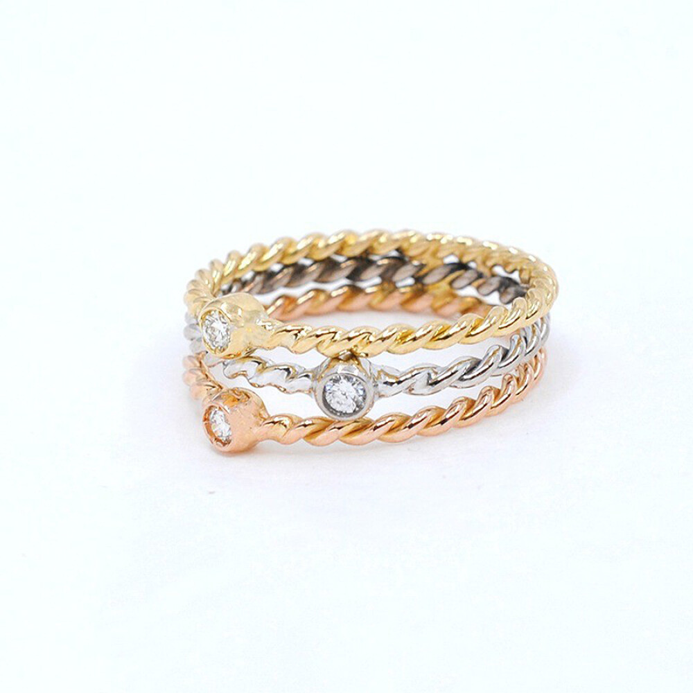 Anillo En Oro 18K De 3 Tonos Con Brillantes Anillo En Oro 18K De 3 Tonos Con Brillantes