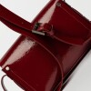 Bandolera Palma En Cuero Charol Arrugado Berry