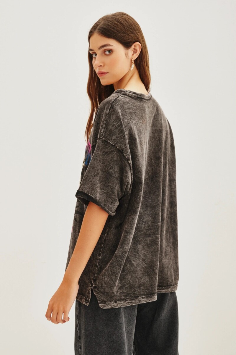 Remera Rebel Safari Gris Oscuro