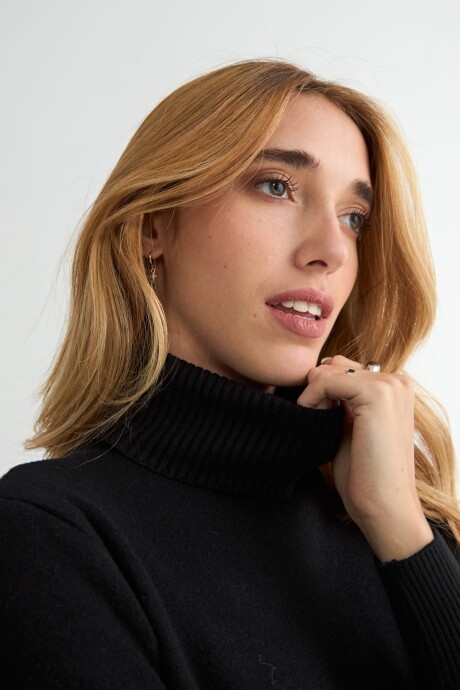 POLERA ARISTATA NEGRO