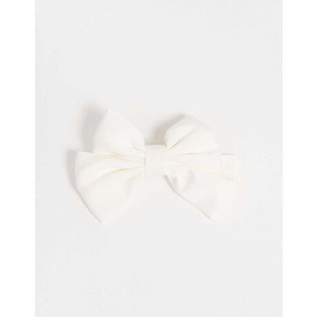 Hebilla Con Moño Blanco Crema