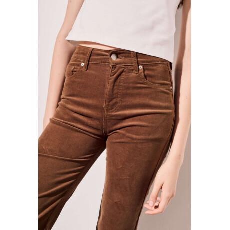 Jean Corduroy Recto Marrón