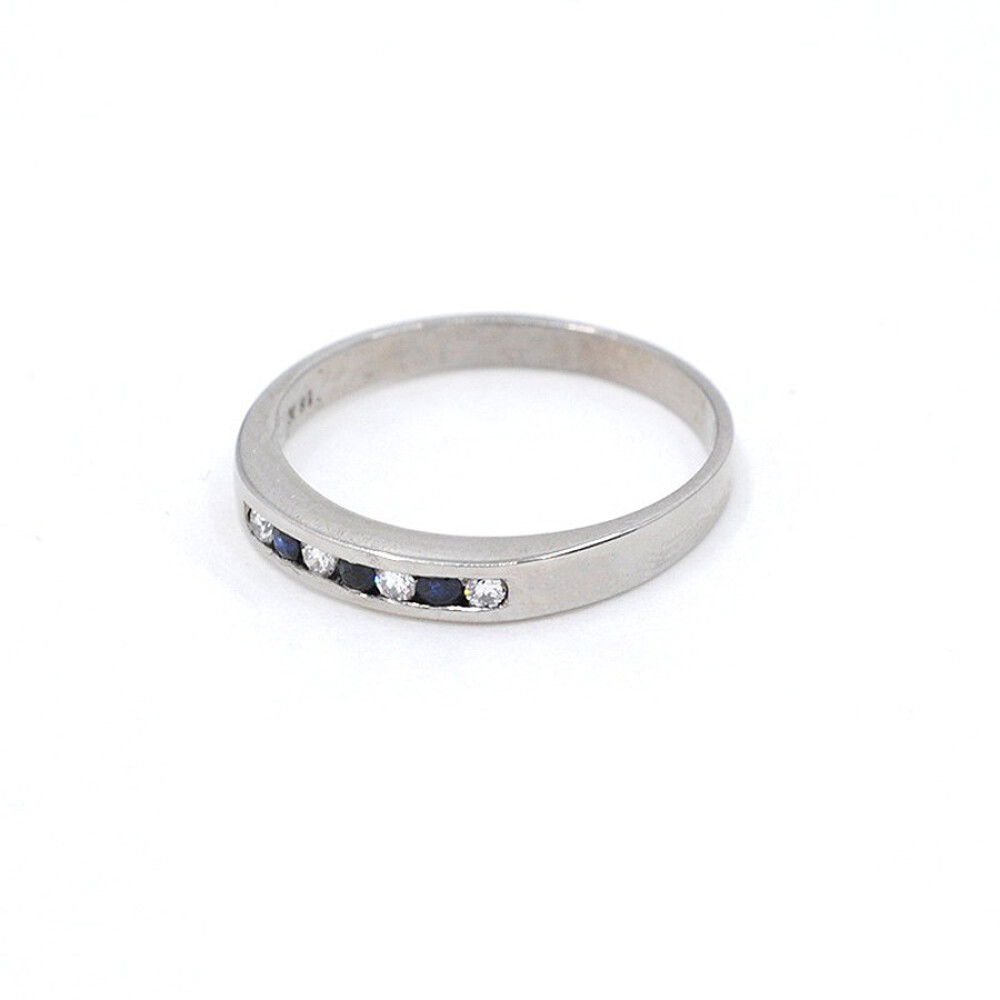 Anillo En Oro Blanco 18K Con Brillantes Y Zafiros Anillo En Oro Blanco 18K Con Brillantes Y Zafiros