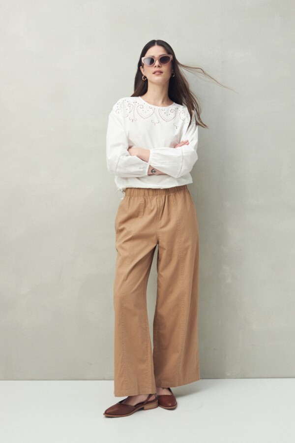PANTALÓN AKARU Marron