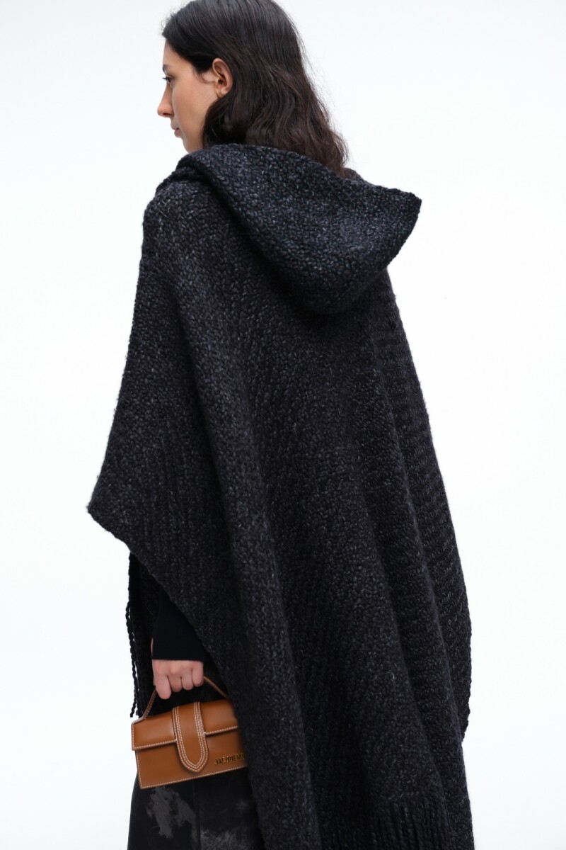 RUANA CAPUCHA Y BUFANDA Negro