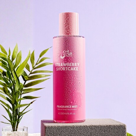 Body Mist/Splash Scenabella Strawberry Shortcake 250ml Body Mist/Splash Scenabella Strawberry Shortcake 250ml