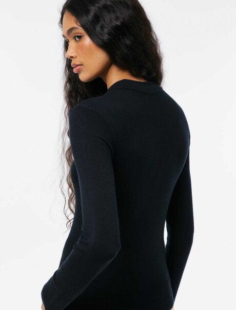 BLUSA DE MANGA LARGA, CORTE AJUSTADO Y CUELLO ALTO NEGRO