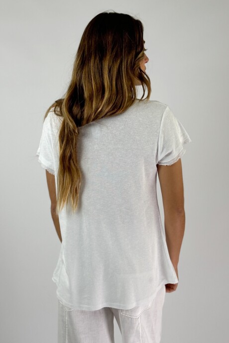 REMERA AKIRA Blanco