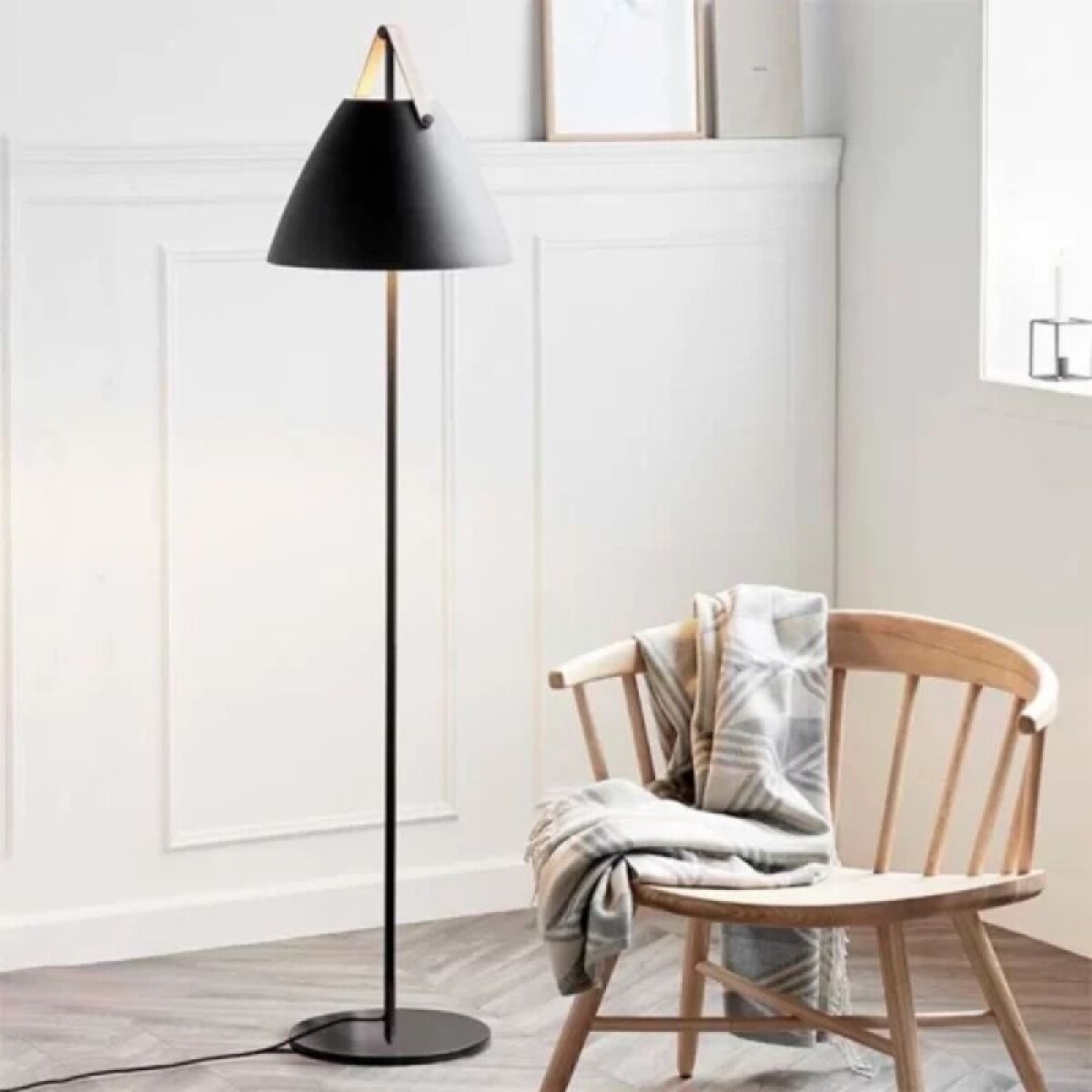 Lámpara de pie / Estilo Nórdico - Negro 
