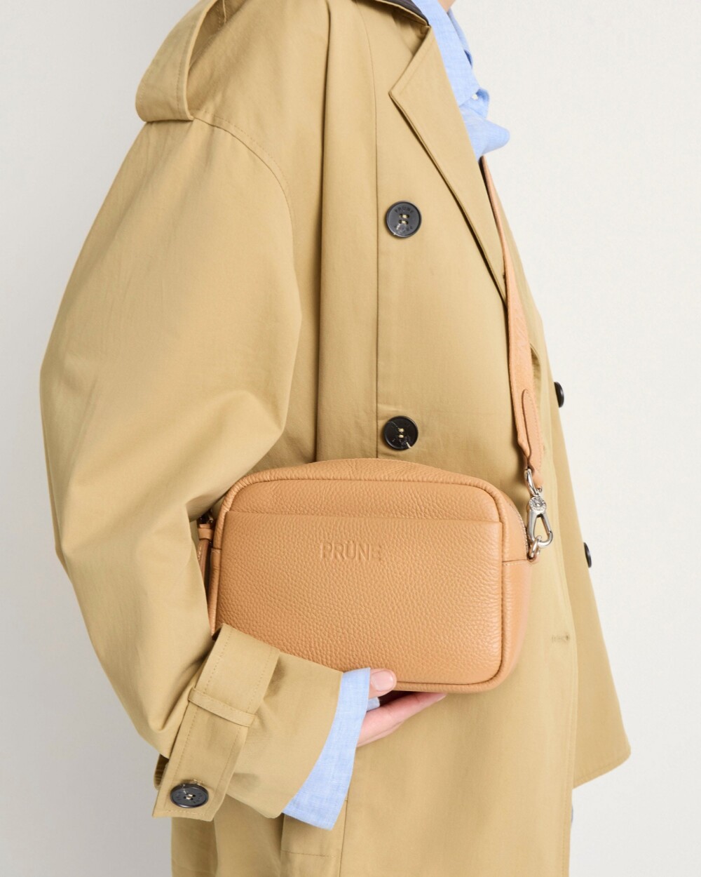 Bandolera Haze en cuero graneado Biscuit Niquel