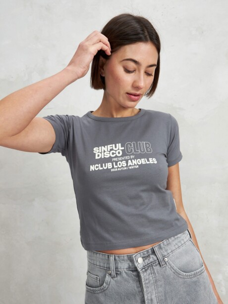 REMERA YUZU GRIS
