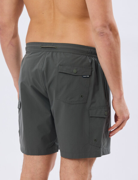 SHORT CARGO DE BAÑO LISO Verde