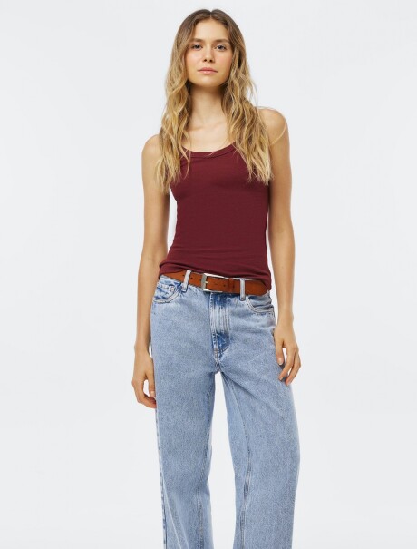 MUSCULOSA BÁSICA SLIM ROJO