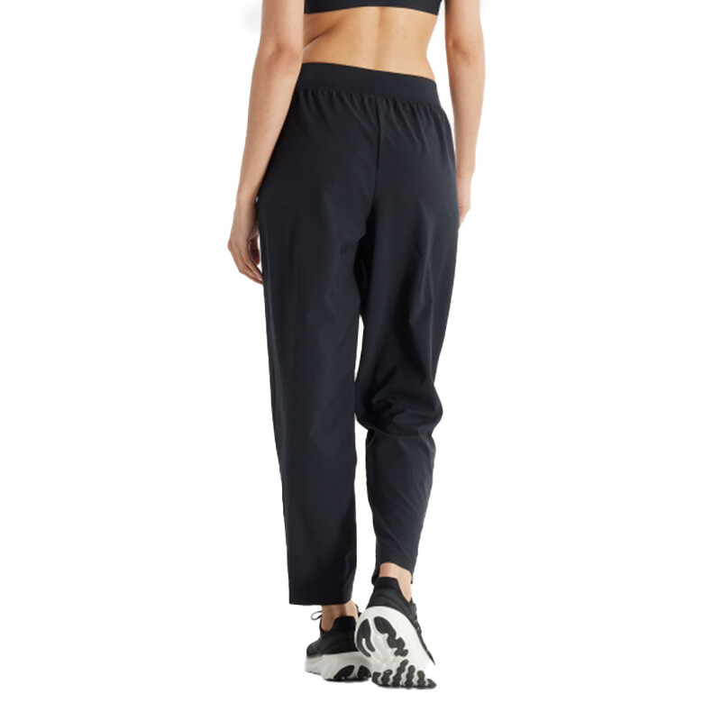 Pantalón New Balance Essentials Negro