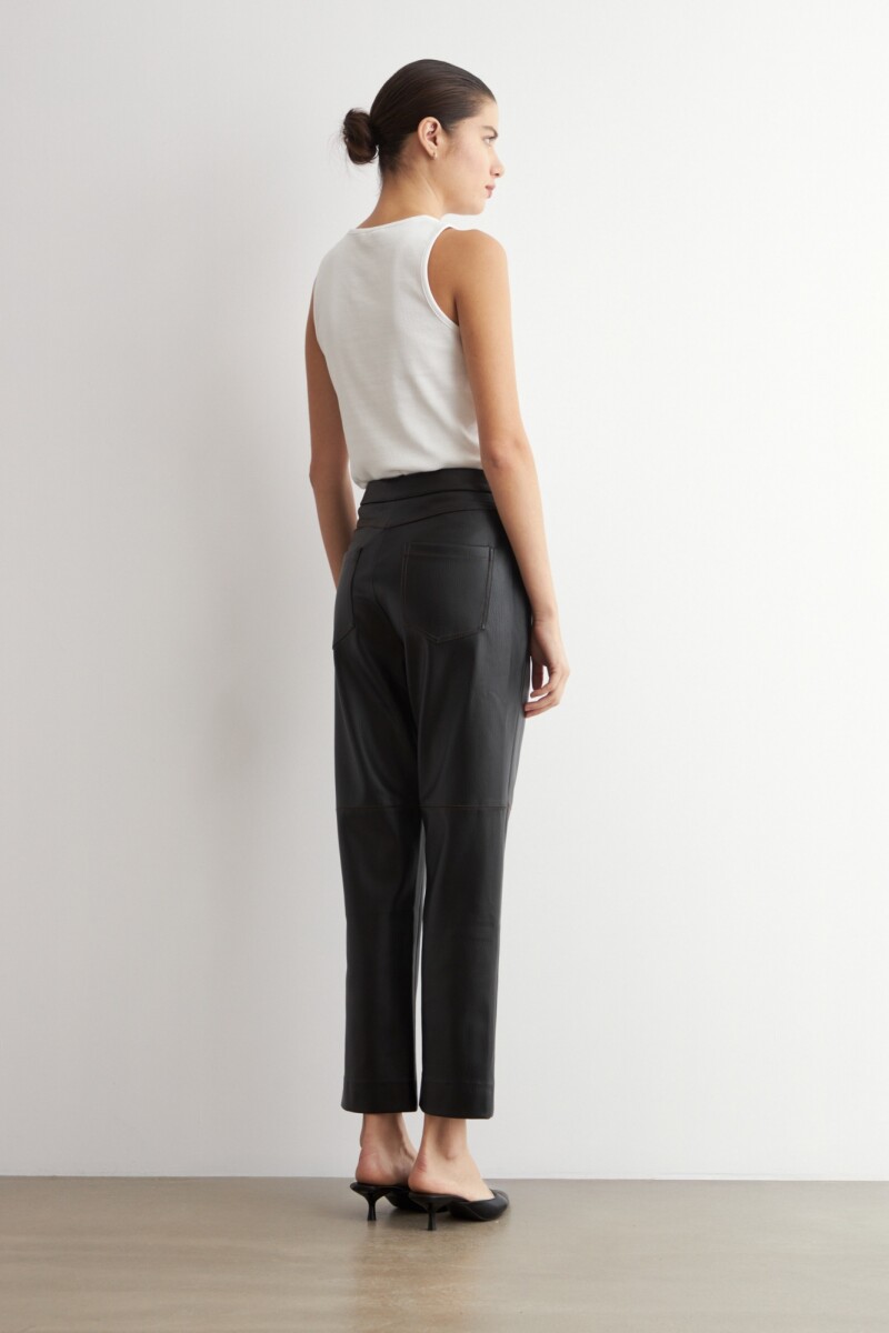 Pantalon recto eco cuero negro