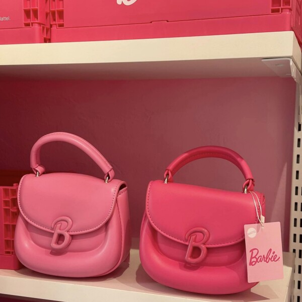 Cartera B Barbie rosa