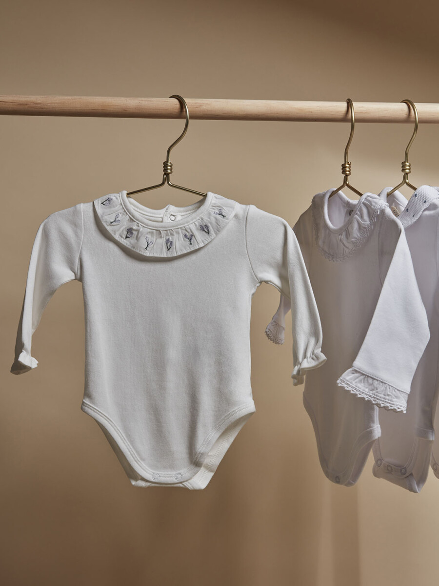 Body Cuello Bordado Blanco Roto